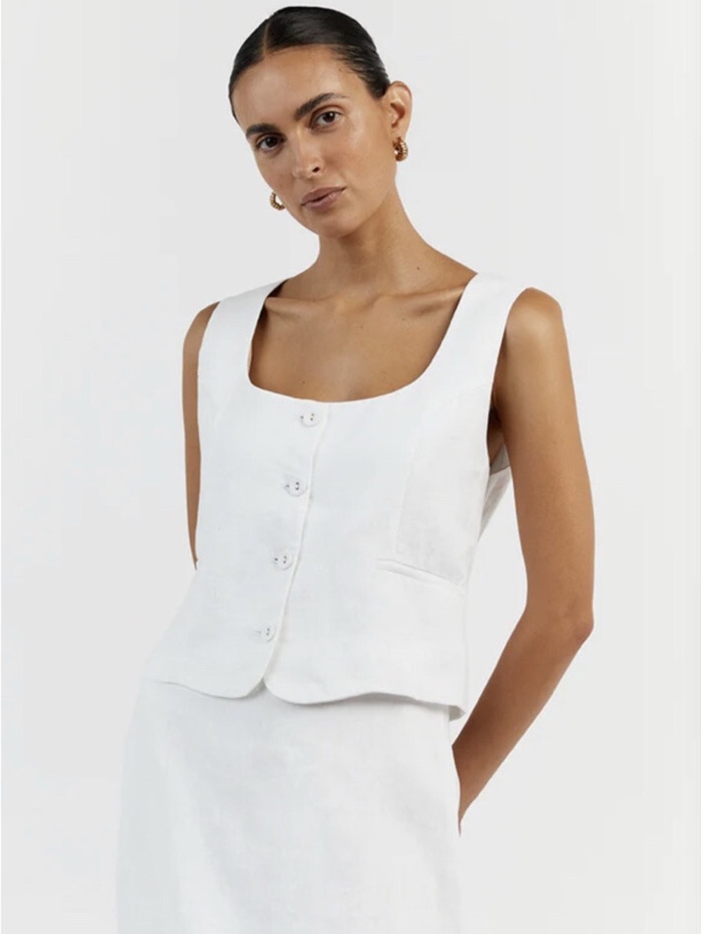 DISSH White Square Neck Button-Front Vest